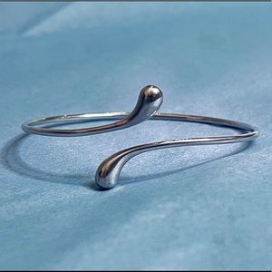 Tiffany & Co. Elongated Teardrop Bangle